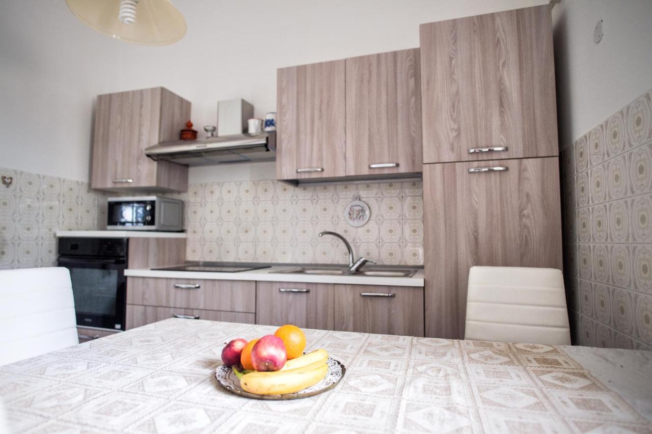 La Casa Gialla Vietri Esterno foto