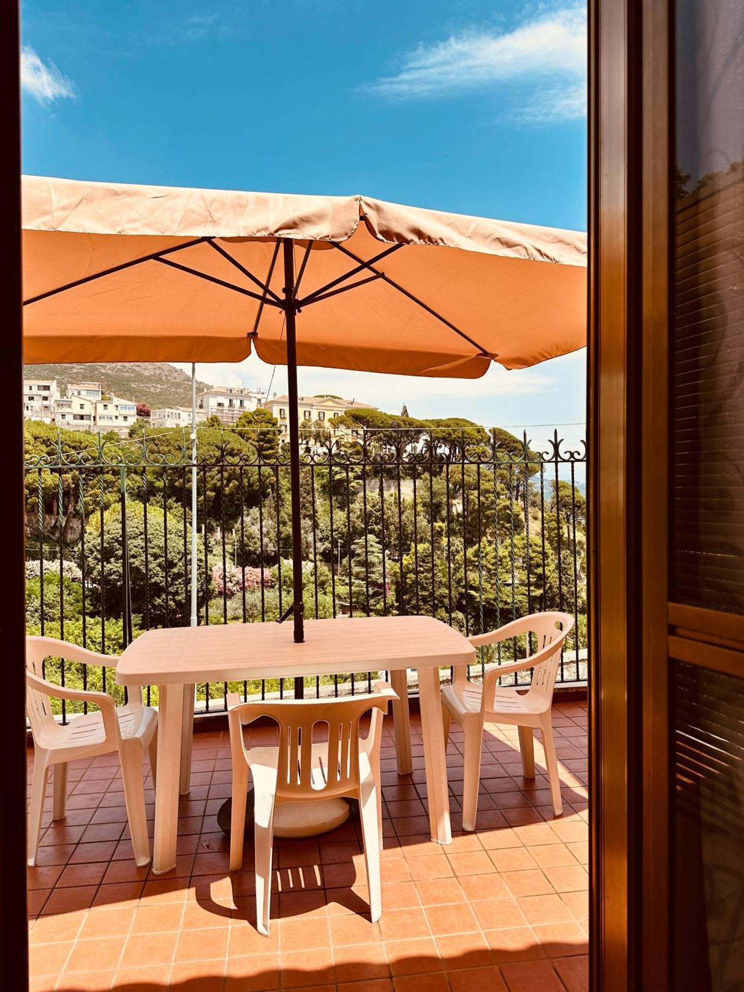 La Casa Gialla Vietri Esterno foto